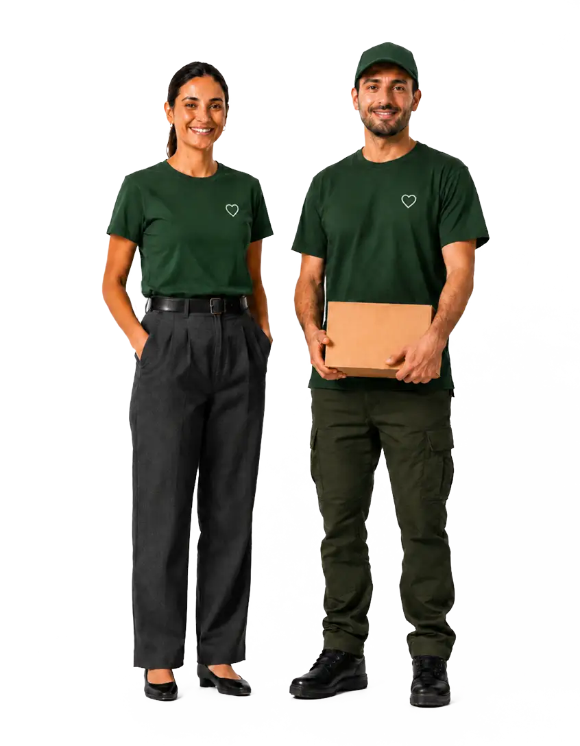 Equipo de trabajo con remeras verdes personalizadas